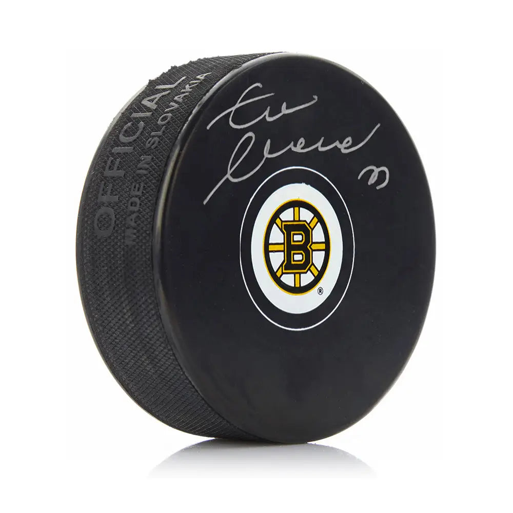 Zdeno Chara Boston Bruins Autographed Hockey Puck - Hockey Memorabilia